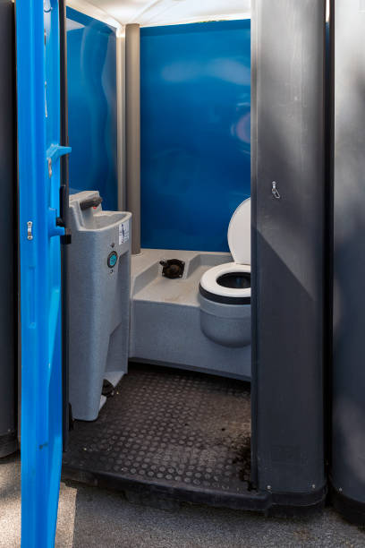 Best Luxury portable toilet rental  in Arapahoe, WY