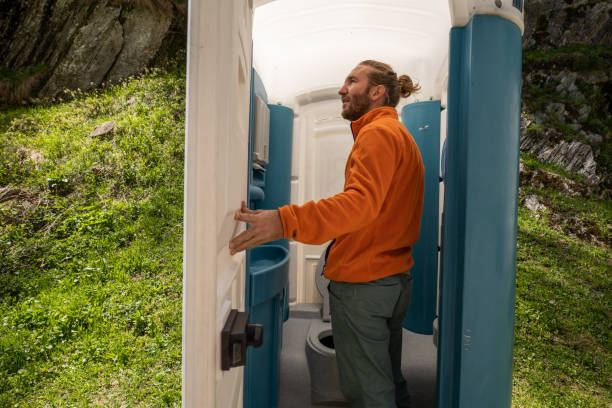 Portable Toilet Options We Offer in Arapahoe, WY